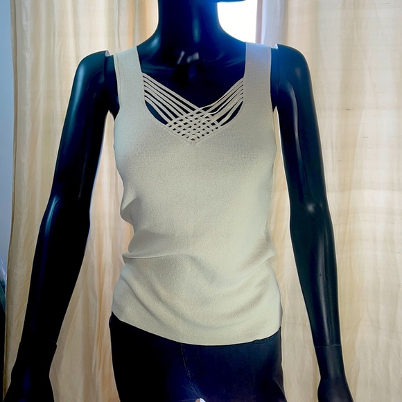 Cream Color Medium Tank - Picture 2 of 4